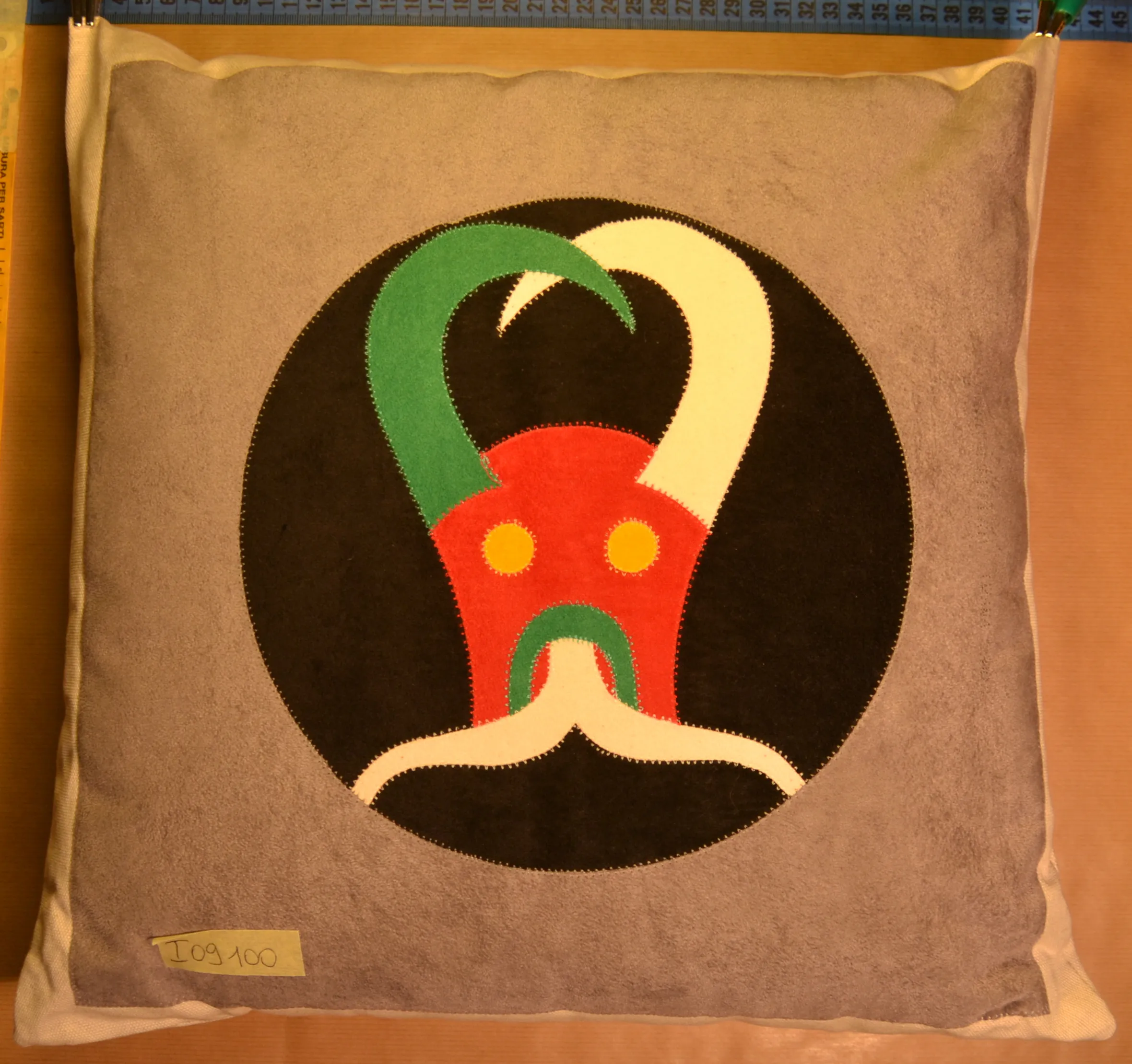Cuscino - Diavolo di caucciù
