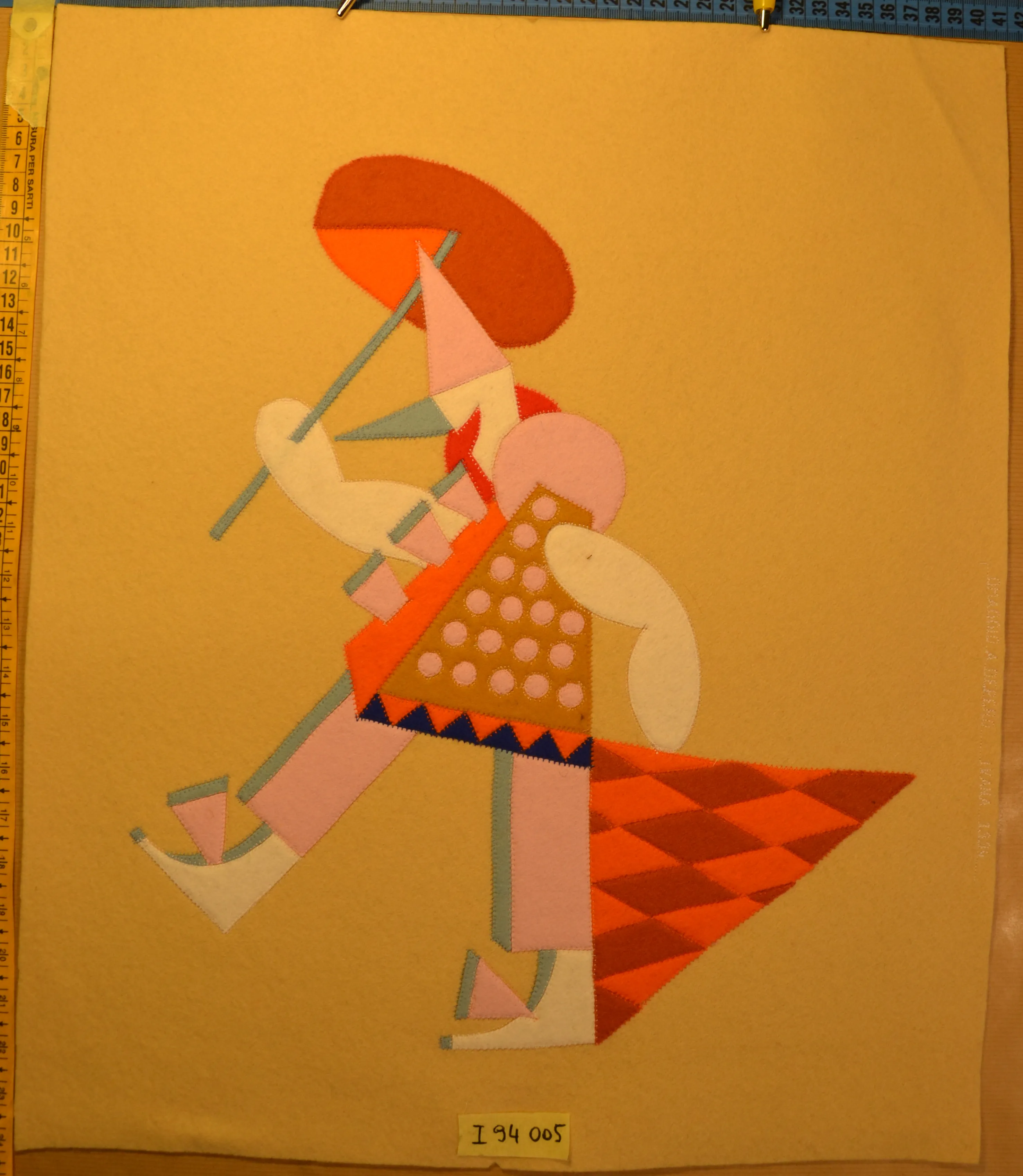 Pinocchietto con ombrello