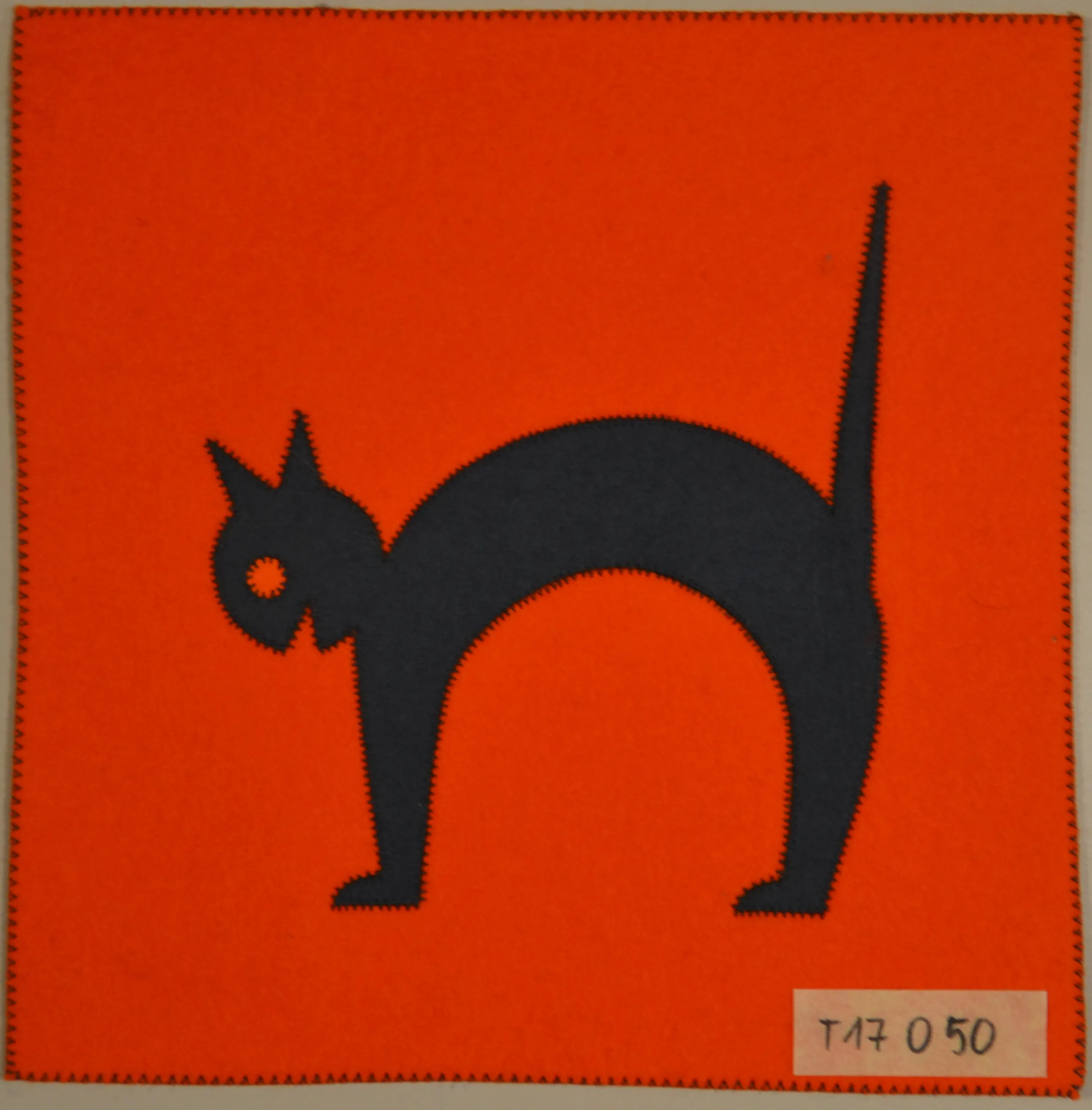 Gatto inarcato