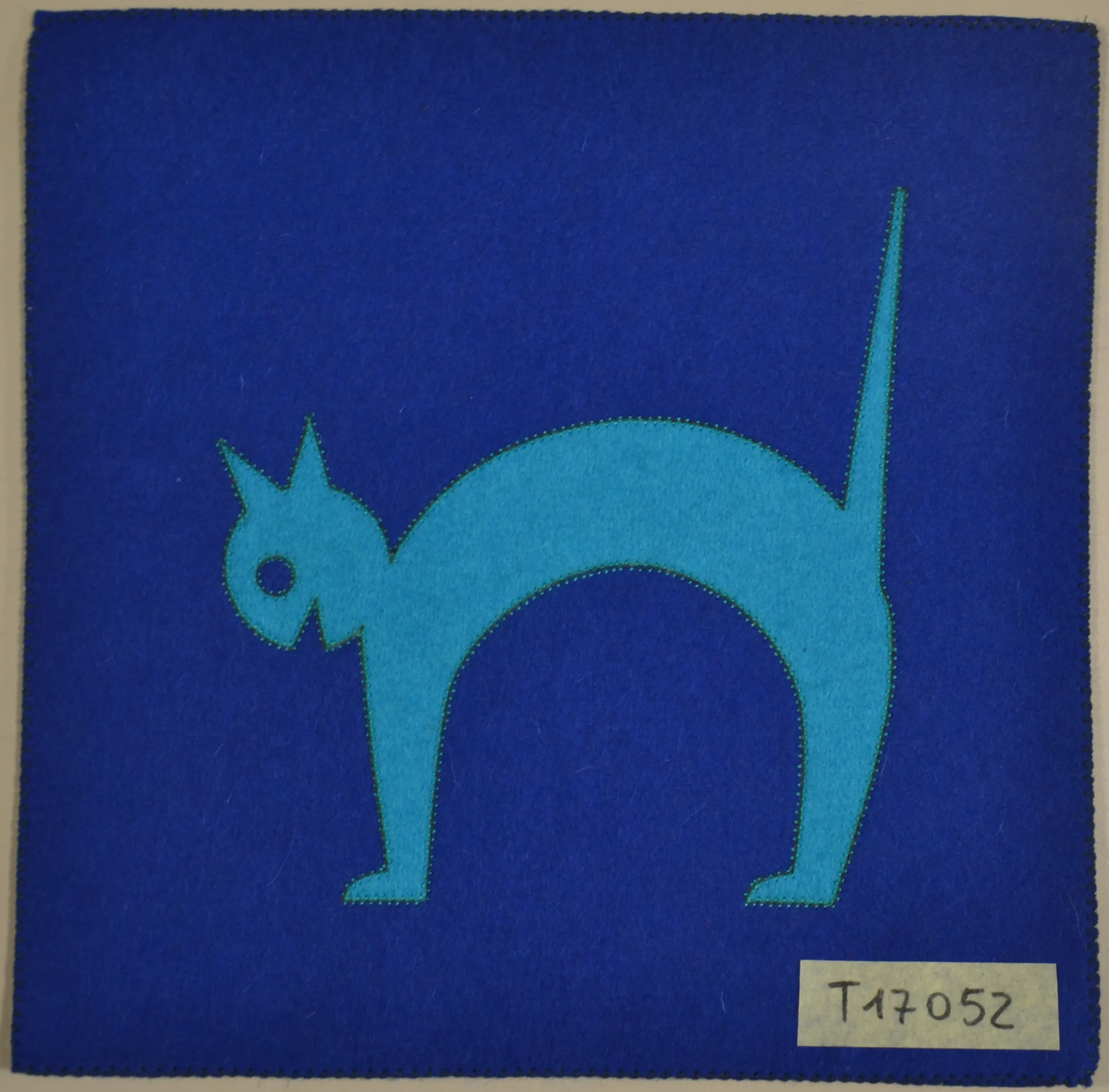Gatto inarcato